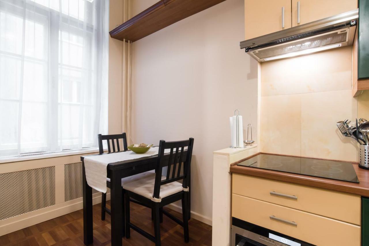 Apartment Stollar Business Style At Parliament *