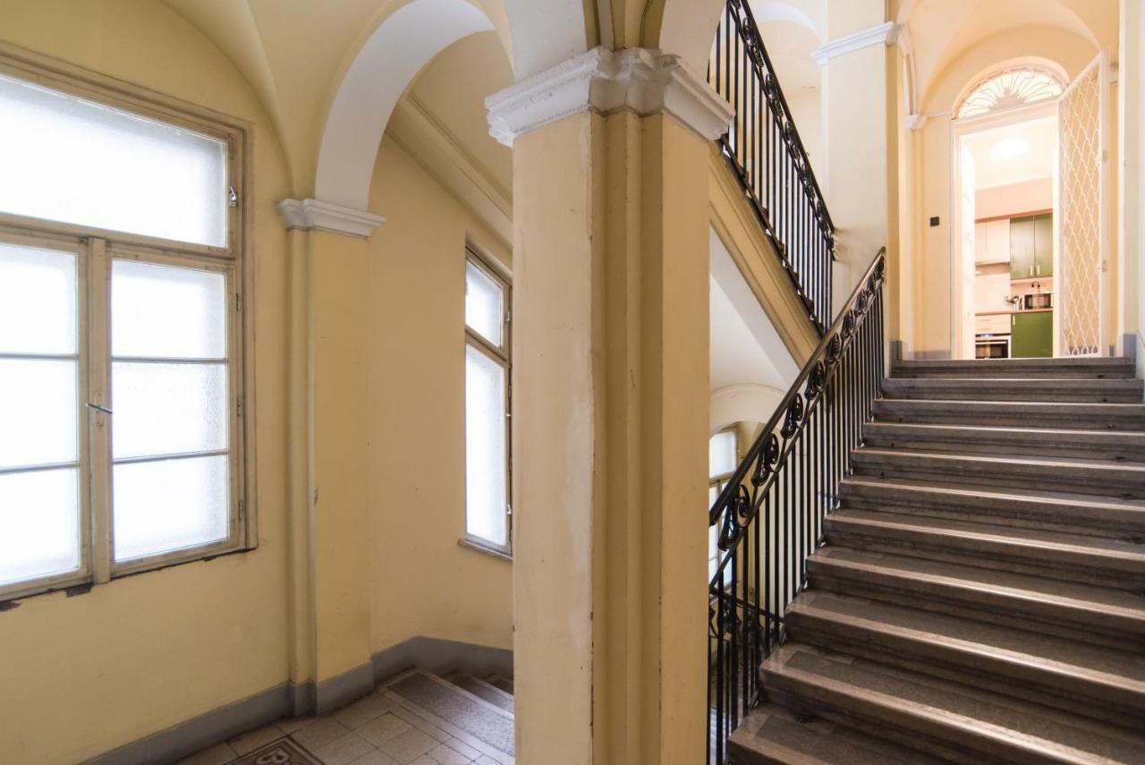 Apartment Stollar Business Style At Parliament *