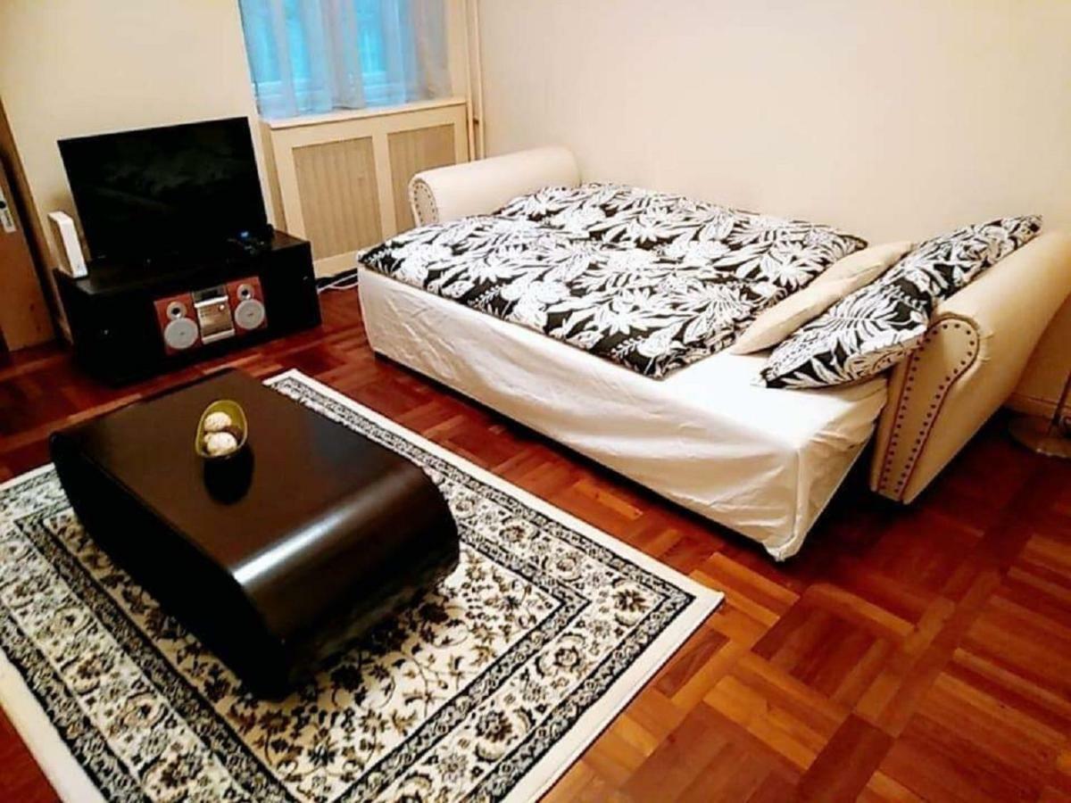 Apartment Stollar Business Style At Parliament *