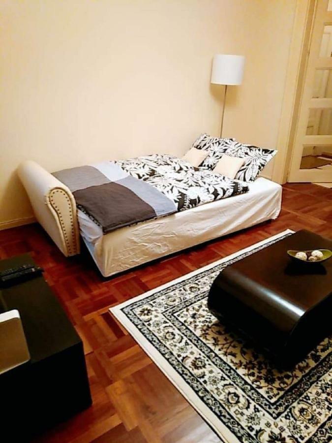 Apartment Stollar Business Style At Parliament *